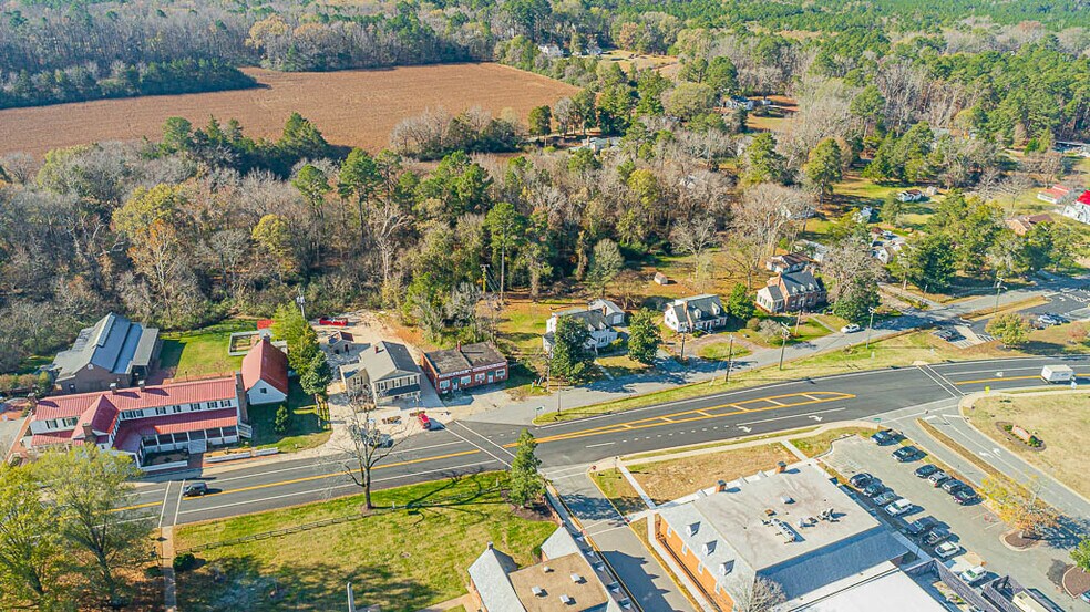 More Photos Of 13185 Hanover Courthouse Rd, Hanover Freestanding For Lease