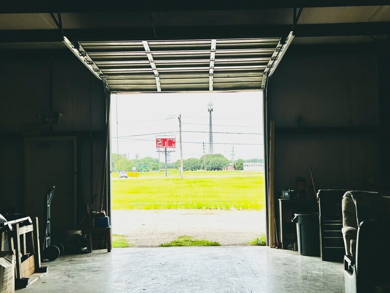 More Photos Of 869 S State St, Clarksdale Storefront For Sale