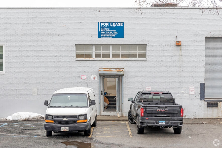 More Photos Of 16 Harrison Ave, Yonkers Warehouse For Lease