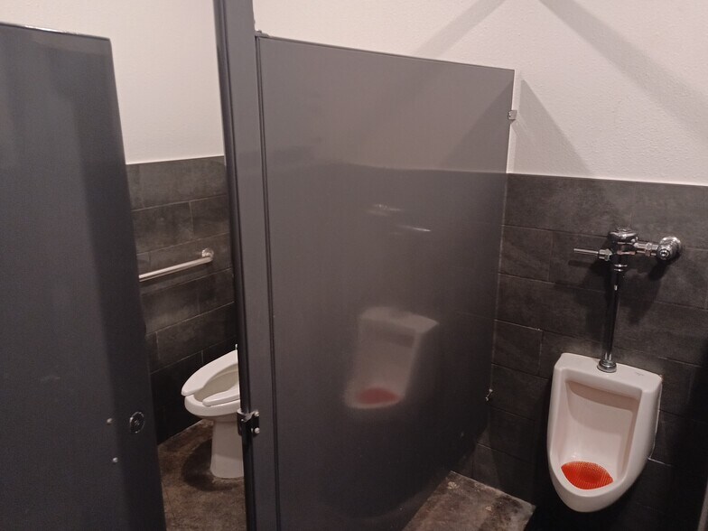 More Photos Of 920 Studemont St, Houston Restaurant For Lease