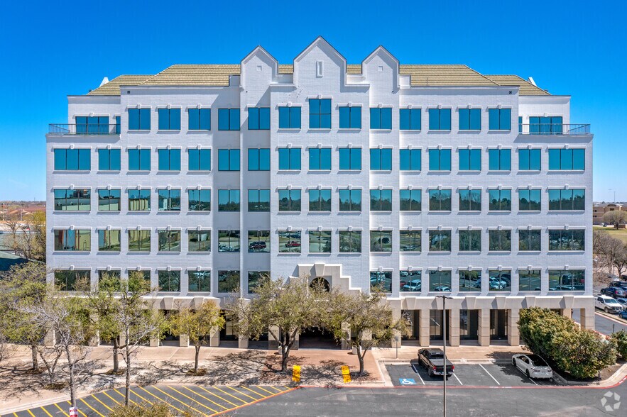 More Photos Of 2350 Airport Fwy, Bedford Office For Lease