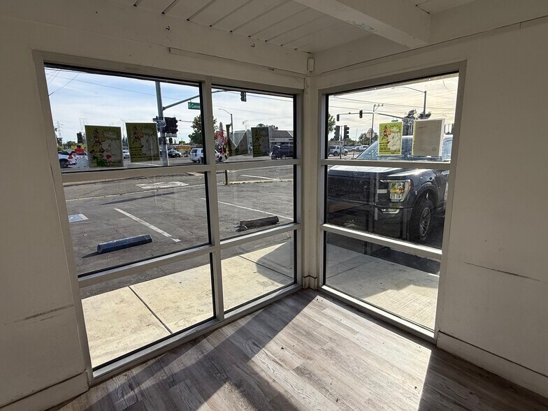 More Photos Of 2201 El Camino Ave, Sacramento Storefront Retail Office For Lease
