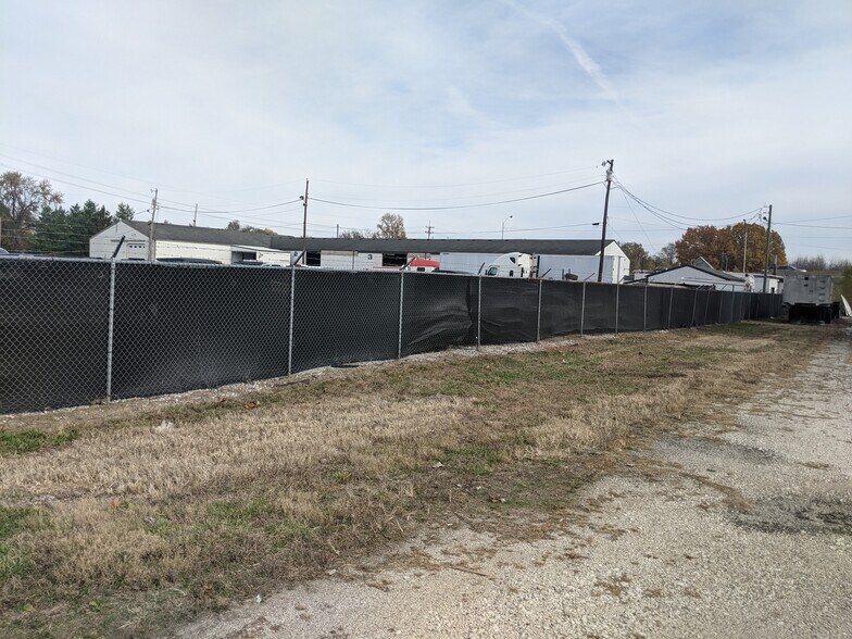 More Photos Of 800 N 3rd St, Terre Haute Warehouse For Lease