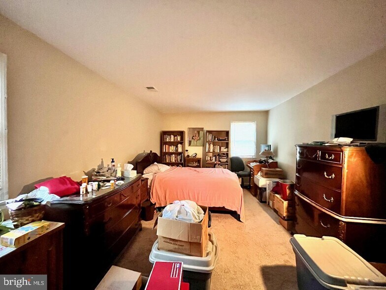 More Photos Of 10 Shady ln, Rockledge Flex For Sale