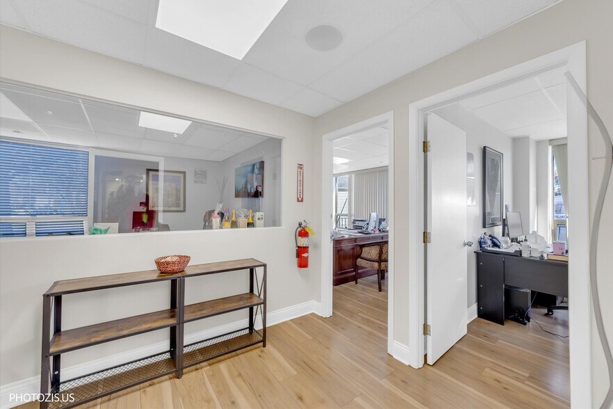 More Photos Of 5097 N Elston Ave, Chicago Medical For Sale