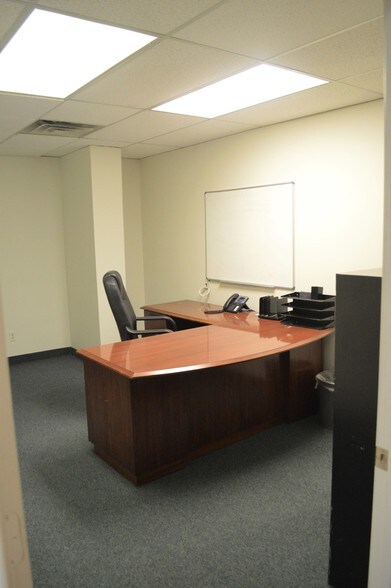 More Photos Of 6125 Airport Fwy, Haltom City Office For Lease