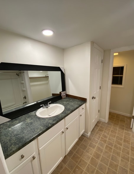 More Photos Of 128 Sandy Springs Ln, Lexington Manufactured Housing Mobile Home Park For Sale
