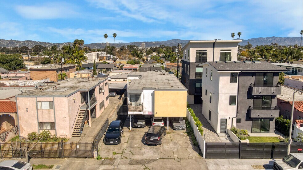 More Photos Of 5447 Blackwelder St, Los Angeles Apartments For Sale