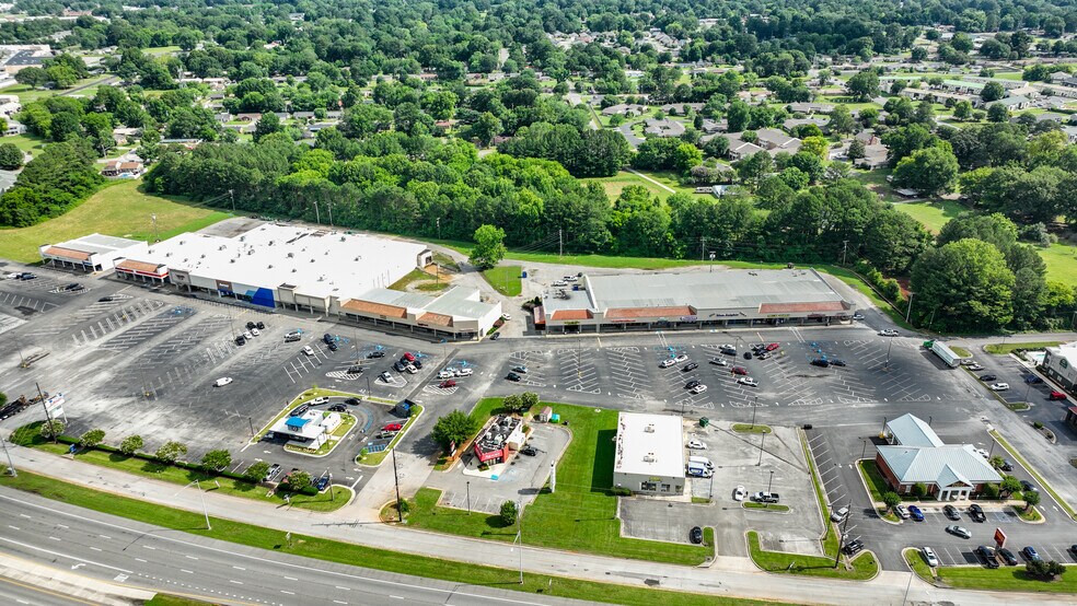 More Photos Of 1000 Beltline Rd, Decatur Unknown For Lease