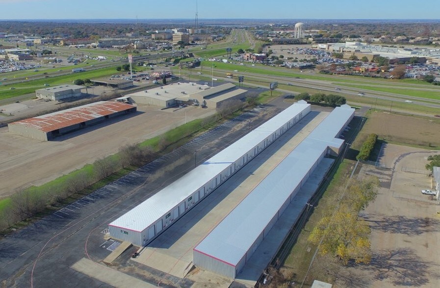 More Photos Of 5900 Franklin Ave, Waco Manufacturing For Lease