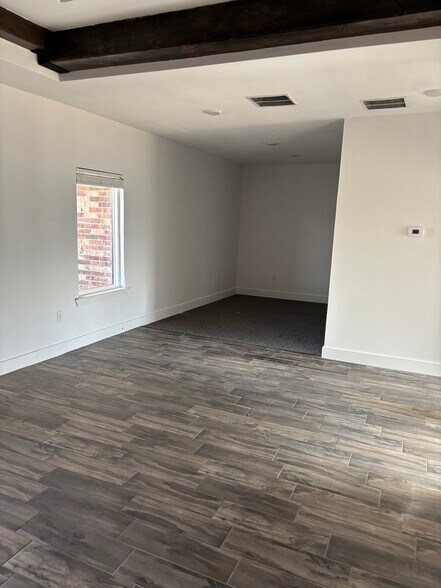 More Photos Of 9117 Milwaukee Ave, Lubbock Office For Lease