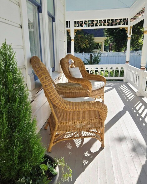 More Photos Of 11 E Main St, Winters Office Residential For Lease