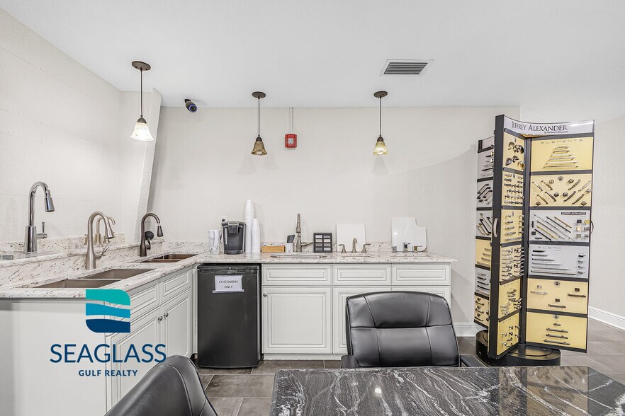 More Photos Of 3890 Veronica S Shoemaker Blvd, Fort Myers Warehouse For Sale