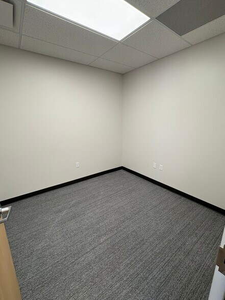 More Photos Of 5475 Peoria St, Denver Light Manufacturing For Lease