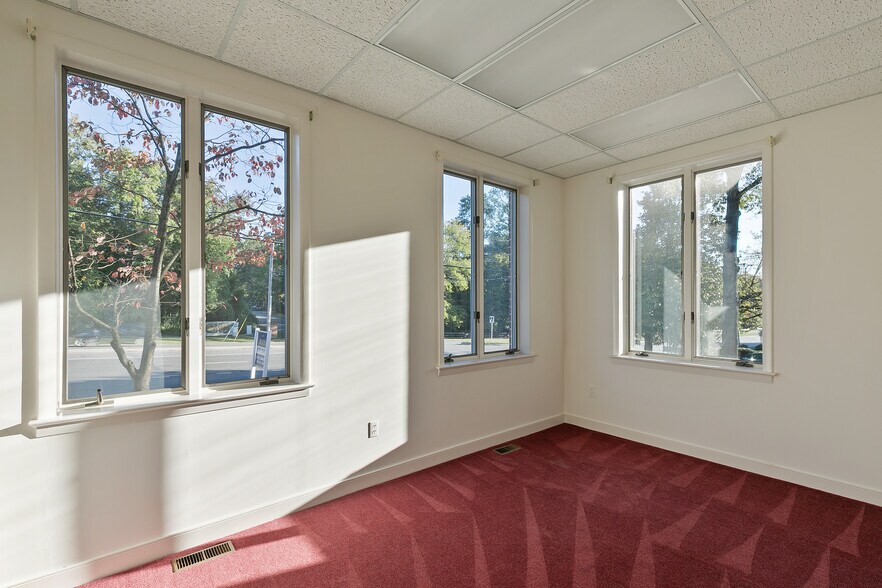 More Photos Of 8417 Patterson Ave, Richmond Office For Lease