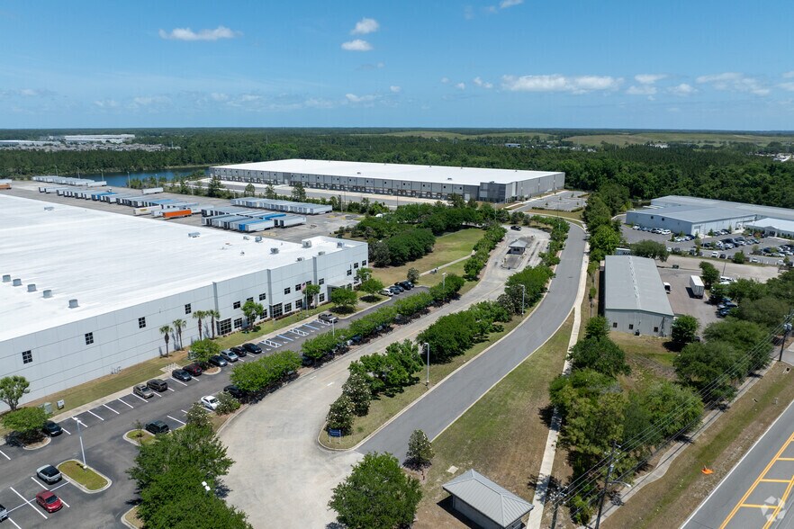 More Photos Of 2983 Faye Rd, Jacksonville Warehouse For Lease