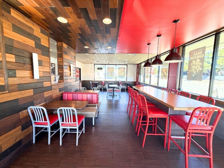 More Photos Of 670 S E St, San Bernardino Fast Food For Lease