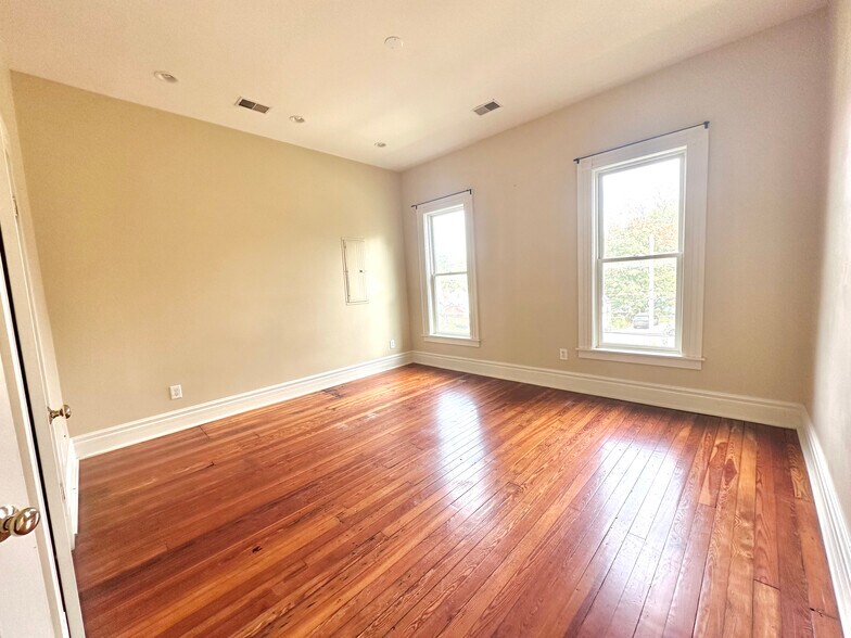 More Photos Of 148 E Fourth St, Lexington Multifamily For Sale