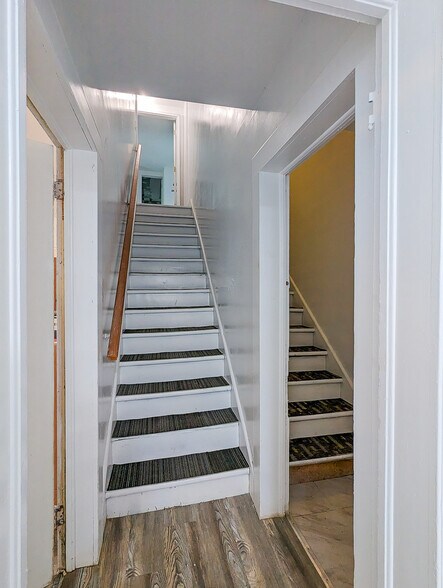 More Photos Of 105 Madison Ave, Endicott Apartments For Sale