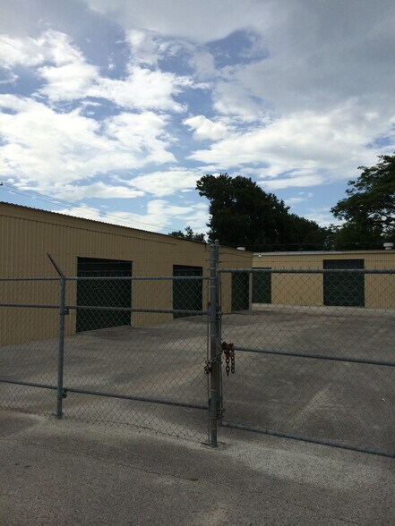 More Photos Of 3408 Avenue W NW, Winter Haven Warehouse For Lease