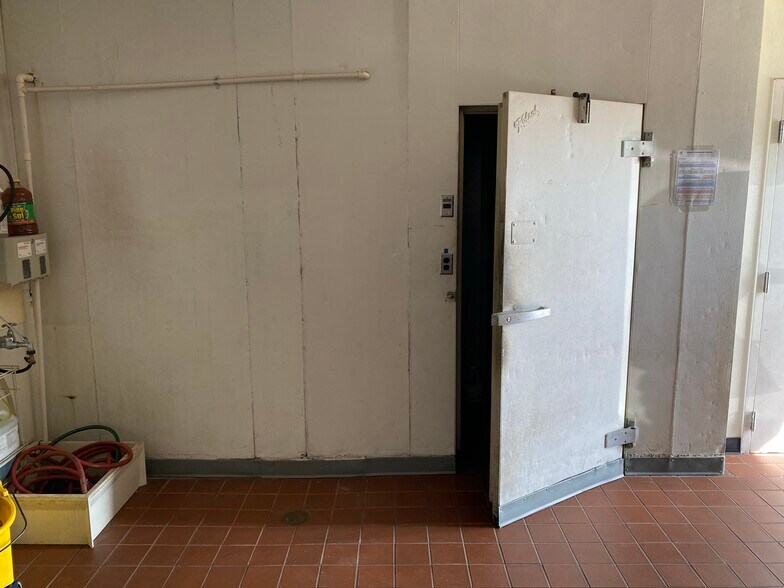 More Photos Of 150 Athens Hwy, Loganville Storefront For Lease