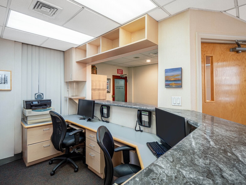 More Photos Of 121 E 60th St, New York Medical For Lease