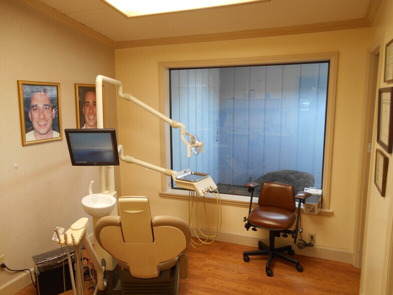 More Photos Of 5942 West Mall, Atascadero Office For Sale