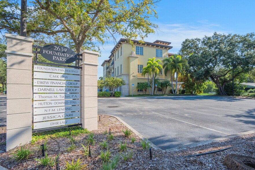 More Photos Of 2639 Fruitville Rd, Sarasota Office For Sale