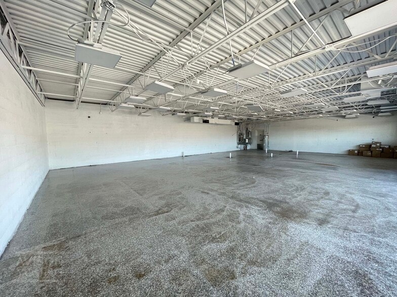 More Photos Of 5055 Old Buncombe Rd, Greenville Storefront Retail Office For Lease