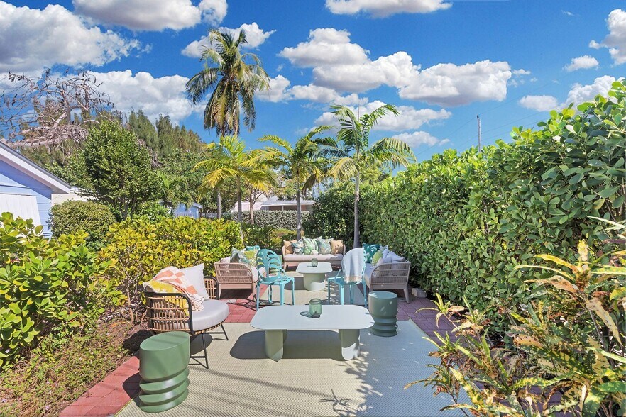 More Photos Of 243 61st St, Marathon Hotel For Sale