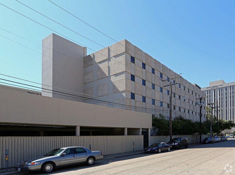 More Photos Of 712 N Washington Ave, Dallas Medical For Lease