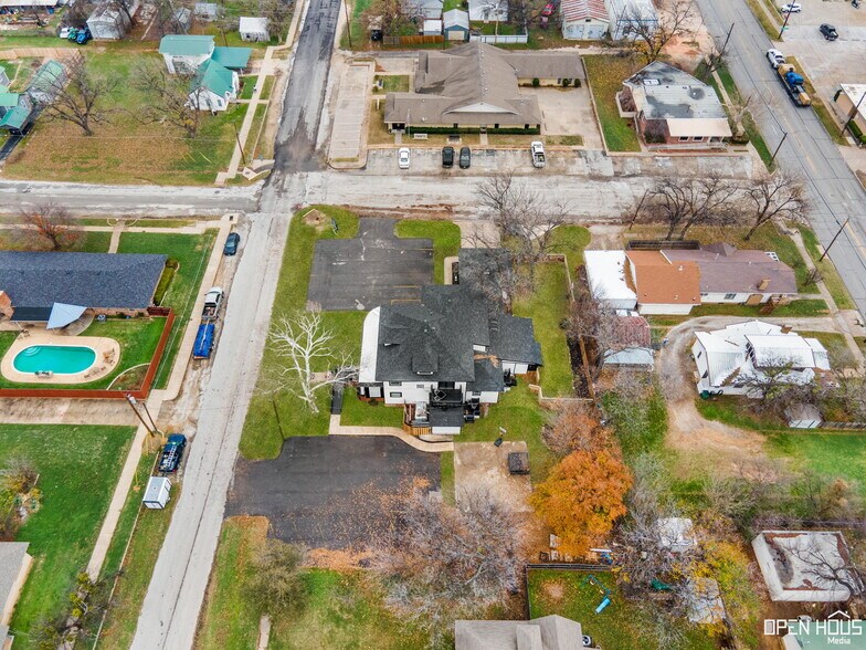 More Photos Of 405 W Gilbert St, Henrietta Hospitality For Sale