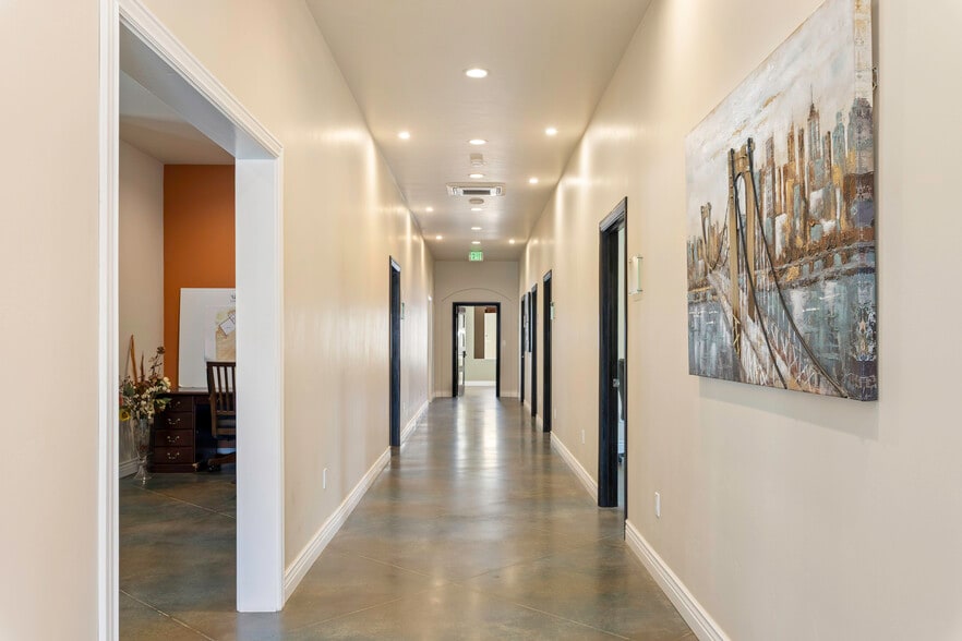 More Photos Of 2480 S Main St, Lakeport Office For Sale