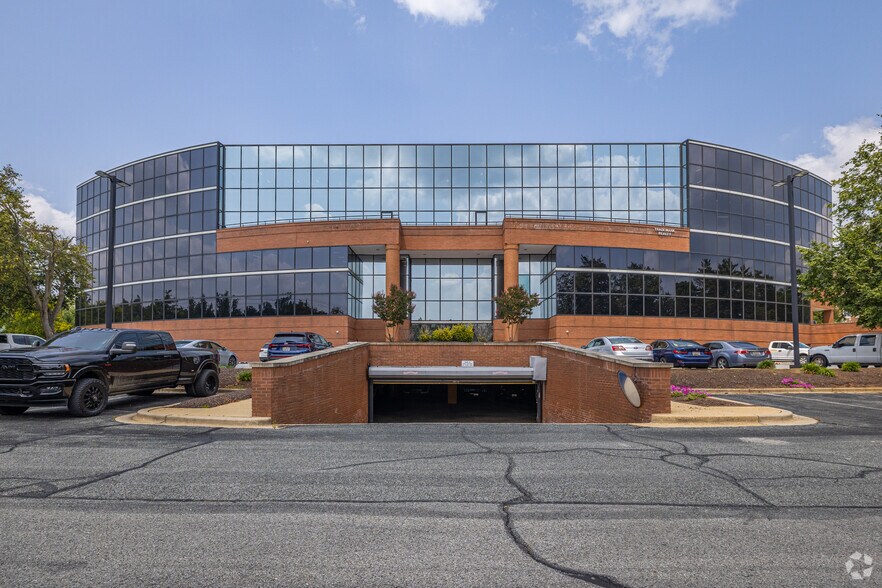 More Photos Of 6401 Golden Triangle Dr, Greenbelt Office For Lease