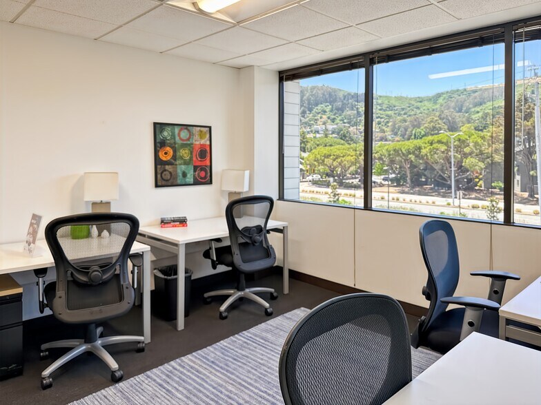 More Photos Of 1 Harbor Dr, Sausalito Coworking Space