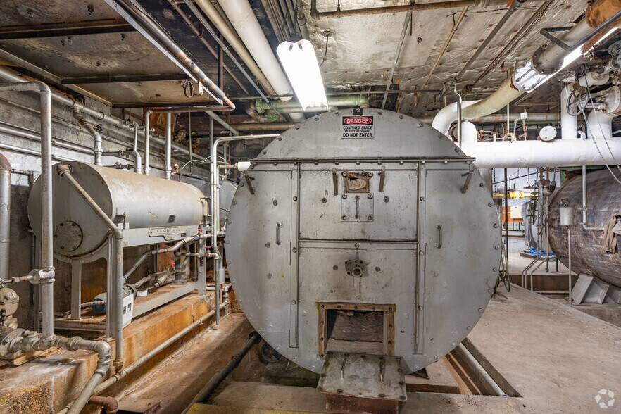 More Photos Of 1502 Beeler St, New Albany Manufacturing For Sale