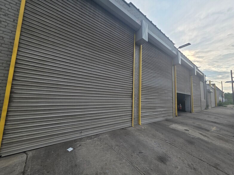 More Photos Of 413-417 Frelinghuysen Ave, Newark Light Distribution For Sale