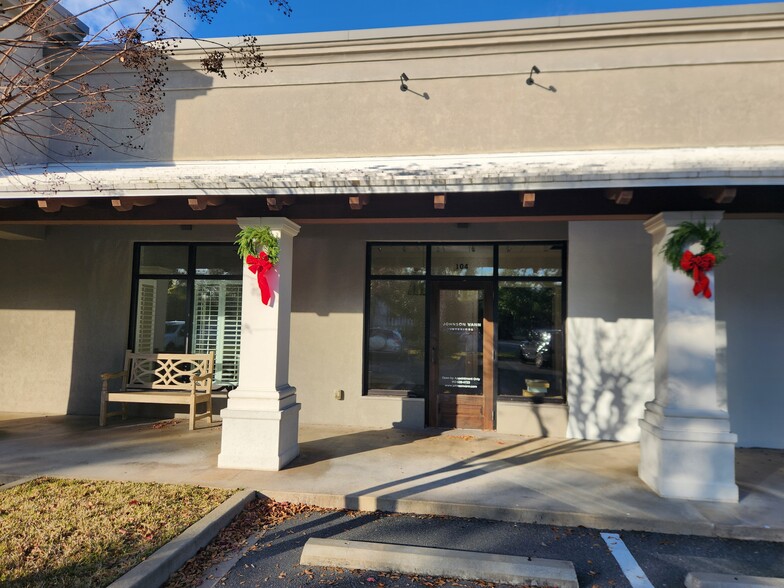More Photos Of 20 Market St, Saint Simons Island Freestanding For Lease