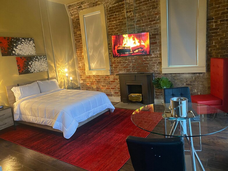 More Photos Of 745 Washington Ave, Greenville Hotel For Sale