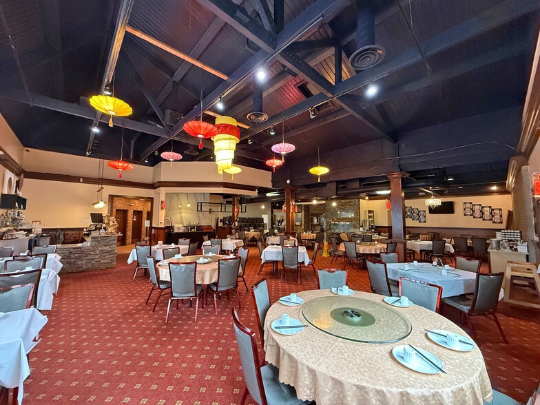 More Photos Of 18855 SW Tualatin Valley Hwy, Aloha Restaurant For Sale