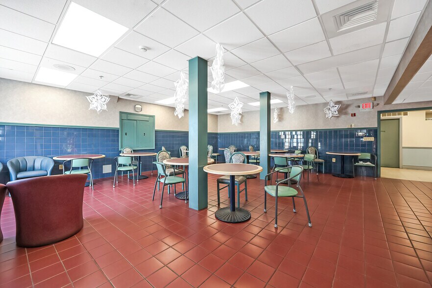 More Photos Of 44 Morris St, Webster Flex For Sale