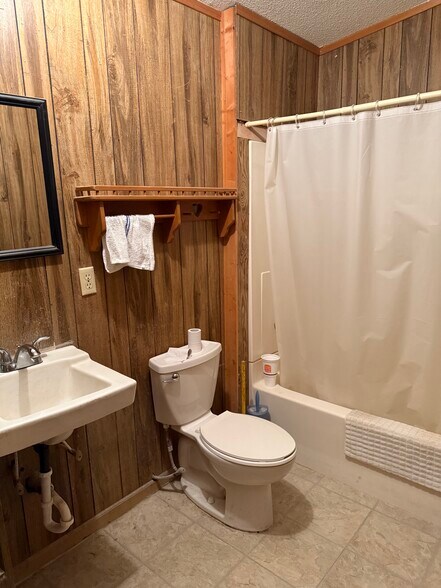 More Photos Of 1116 Hummingbird Ln, Hardeeville General Retail For Sale