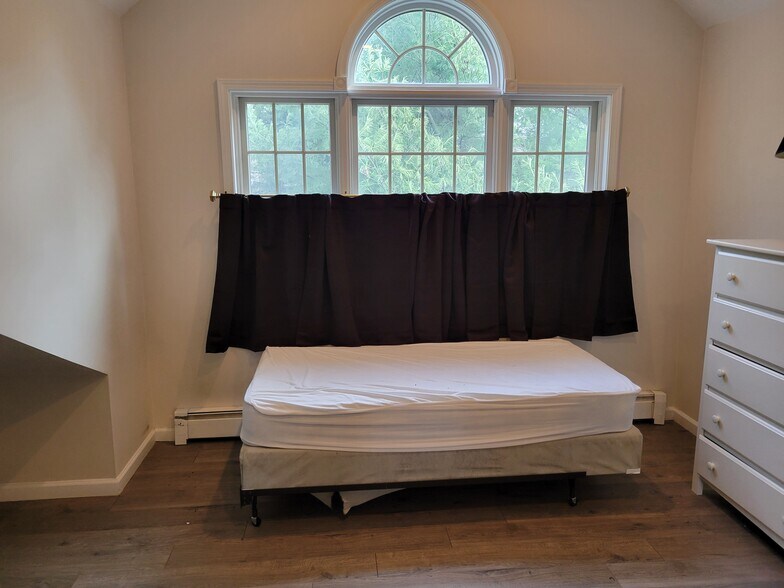 More Photos Of , Campbell Hall Office For Sale