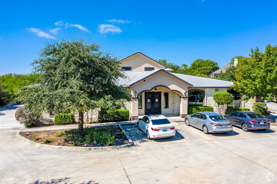 More Photos Of 12703 Spectrum Dr, San Antonio Loft Creative Space For Sale