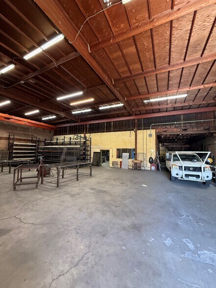 More Photos Of 8226 Salt Lake Ave, Cudahy Warehouse For Sale