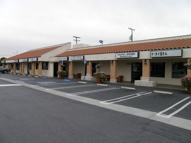 More Photos Of 2121-2149 W 182nd St, Torrance General Retail For Lease