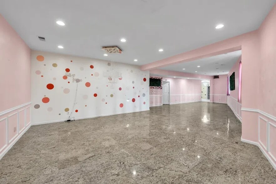 More Photos Of 1038 Decatur St, Chesapeake Storefront Retail Residential For Lease