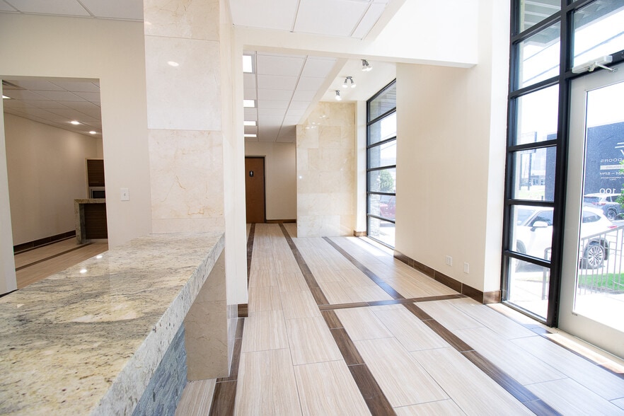 More Photos Of 183 Cole St, Dallas Showroom For Lease