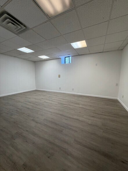 More Photos Of 7840 164th St, Fresh Meadows Apartments For Lease