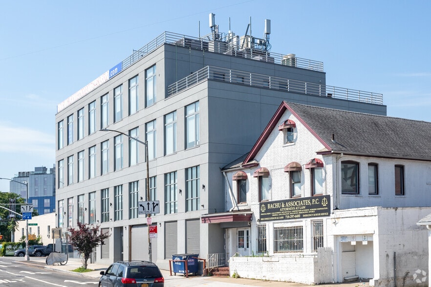 More Photos Of 136-21 Hillside Ave, Richmond Hill Medical For Lease